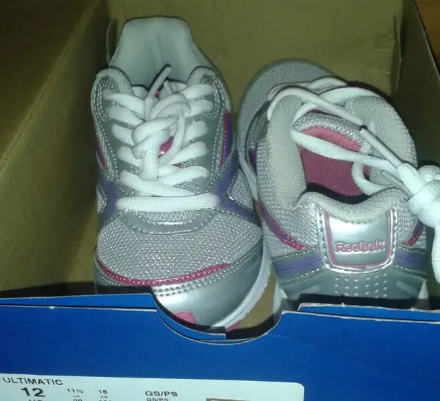 Des souliers Reebok pour filles Neufs dans des boîtesr in Kids & Youth in City of Montréal - Image 11