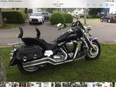 2004 Yamaha Roadstar 1700. 54,000 kms. Corbin seat and backrests. Michelin Commander II tires. Extra...