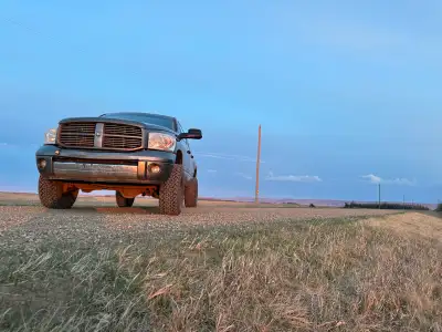 2008 Dodge Ram 2500 Cummins. Has 315xxx km. Daily driver. Replaced brakes all around, 95% tread veno...