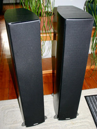 Like new Polk RTI-A7 Speakers