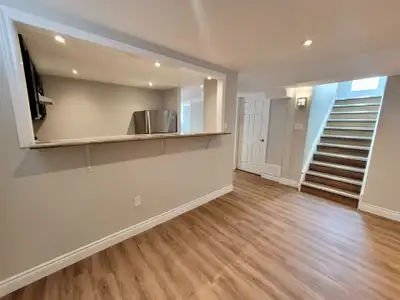 **$2,350/mo | 2 Bed Basement Apartment | West End Guelph | Utilities + Wifi Included** Available Jul...