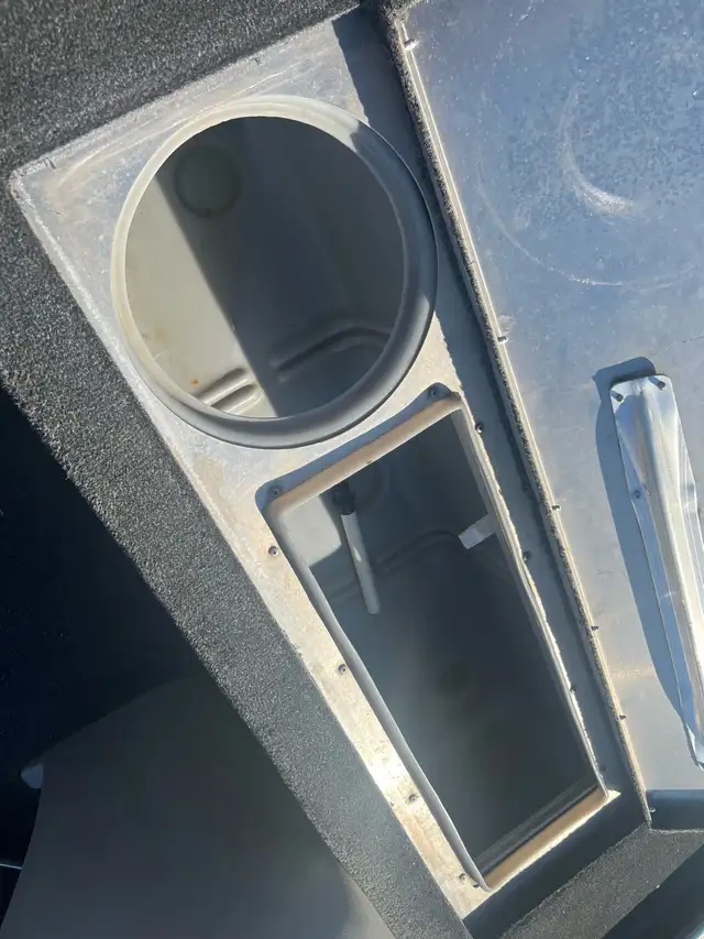 2012 Lowe Skorpion bass boat in Powerboats & Motorboats in Yarmouth - Image 9