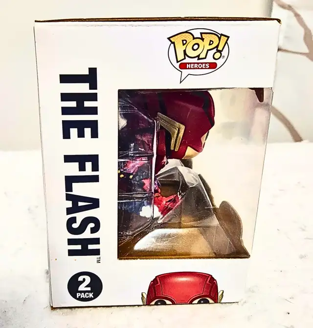 Funko Pop Superman & The Flash Vinyl Figures – 2 Pack in Arts & Collectibles in Grand Bend - Image 9