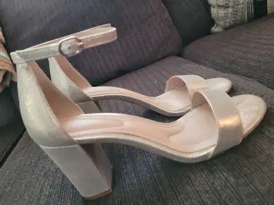 Size 9 Goldish-Champagne sparkly dress shoes Worn once for a few hours Great condition!