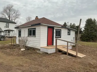 small house for rent rural Beachville