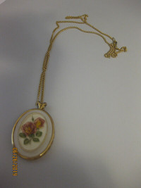 Vintage Oval Roses Necklace