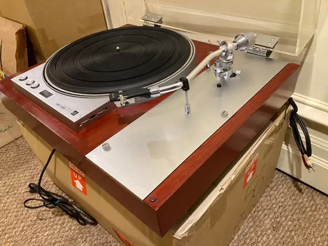 JVC / Victor JL B77 top model direct drive turntable in Stereo Systems & Home Theatre in Mississauga / Peel Region - Image 8