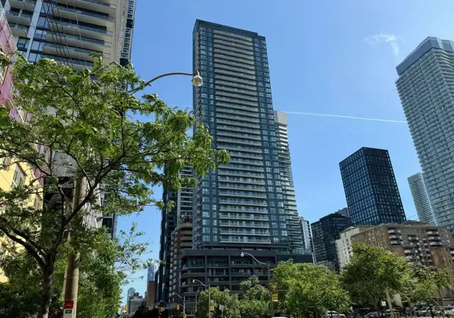 Furnished 1 Bedroom Luxury PACE Condo: Downtown Toronto