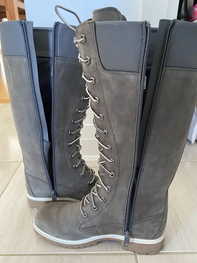 *EXCELLENT* condition knee high Timberland ladies boots- size 9 in Women's - Shoes in Markham / York Region - Image 4