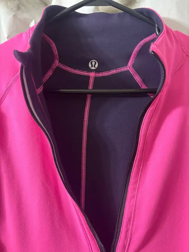 woman’s sweater 537990067032565761