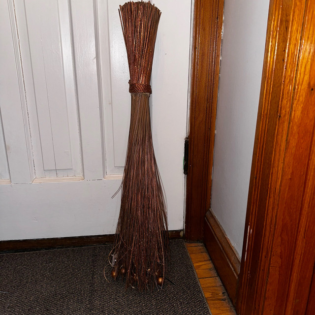 Faux reed bundle or besom  in Home Décor & Accents in Oshawa / Durham Region - Image 2