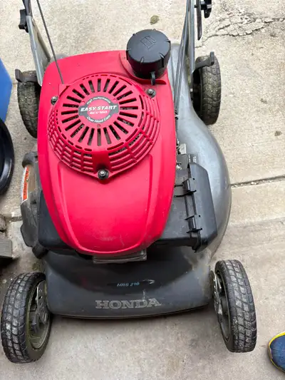 Wanted I need a part for my hrs 216 lawn mower. The handle bar spinner and bolt to assemble and disa...