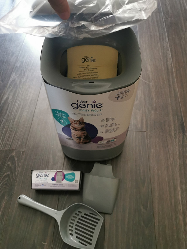 Litter Genie Easy Roll Cat Litter System in Accessories in St. Catharines - Image 2