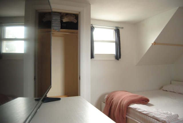 All-Inclusive Rooms by SLC/Queen's West Campus/Lake Ontario Park in Room Rentals & Roommates in Kingston - Image 3