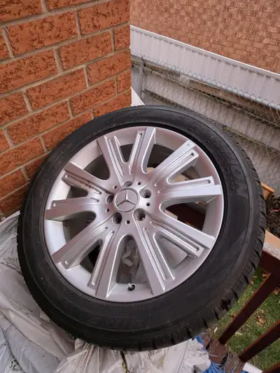 Selling a complete OEM winter wheel & tire package off a Mercedes GLE350. Rims: -Genuine Mercedes-Be...