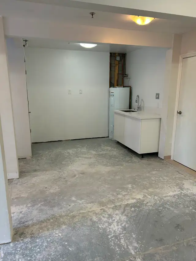 Commercial Space for lease-Oakville/Mississauga Border in Commercial & Office Space for Rent in Oakville / Halton Region - Image 5