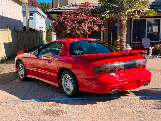 1993 Pontiac Firebird in Cars & Trucks in Delta/Surrey/Langley - Image 4