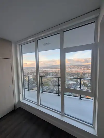 SORRY NO PARKING INCLUDED IN THIS UNIT. Street parking available. 40th Floor with a view 1 Bedroom a...