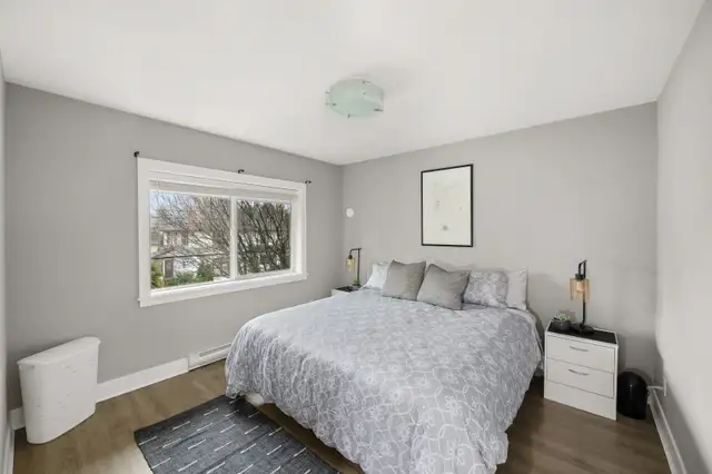Oak Bay Village Top-Floor 3BR Pet-Friendly Furnished w Garage