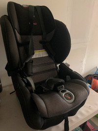 Britax Click Tight Car seat - Exp March 2025