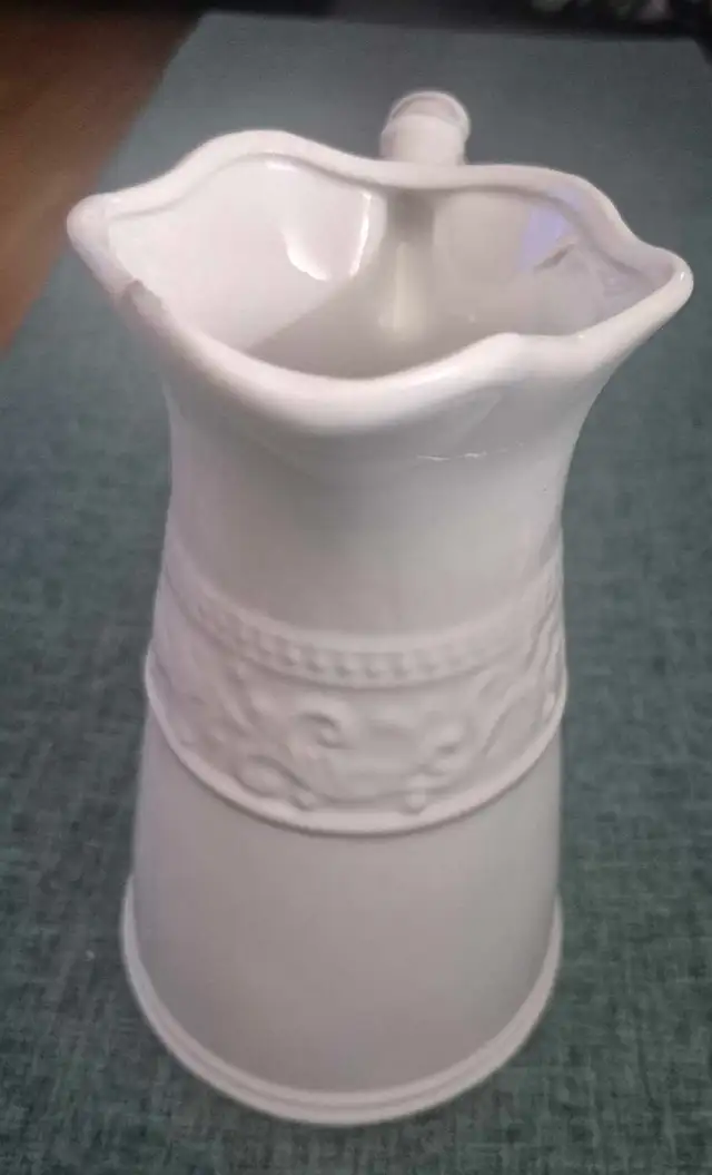 Ceramic Pitcher553392494515343363