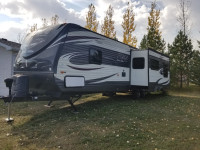 REDUCED!!! 2015 Palomino Puma 30RKS