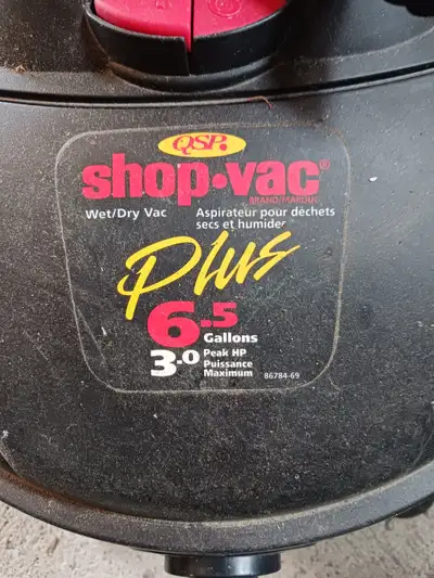 6.5 gallon/3.0hp Shop-Vac. Plenty of power for wet or dry clean ups. No issues, works great. Include...