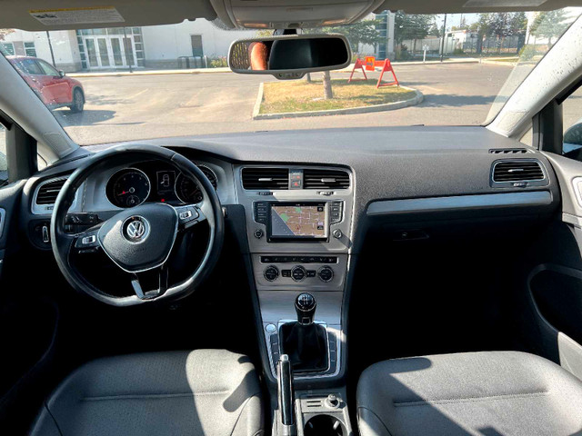 2016 Volkswagen Golf TSI Manual in Cars & Trucks in Calgary - Image 2
