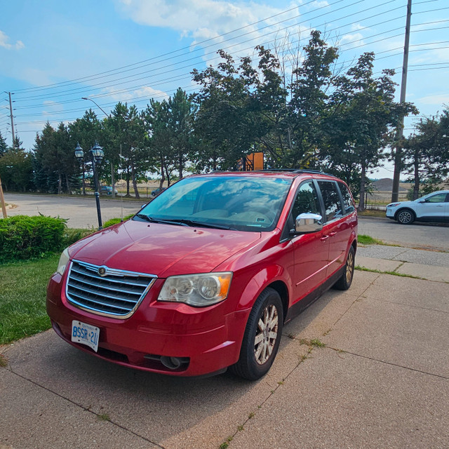 Town and country Van 2008 7 Seater DVD /Bluetooth/Reverse Cam in Cars & Trucks in Mississauga / Peel Region