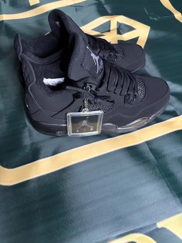 Jordan 4 Black Cats in Men's Shoes in Mississauga / Peel Region - Image 6