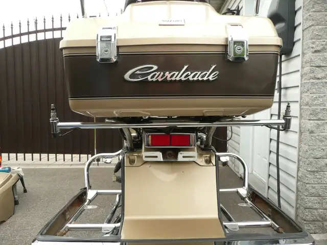 Moto Suzuki Cavalcade in Touring in Laval / North Shore - Image 11