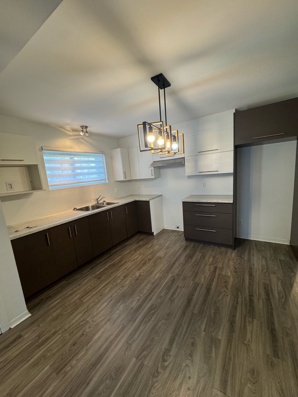 Beautiful 4 ½ / 2 Bedrooms Apartment For Rent | Long Term Rentals ...