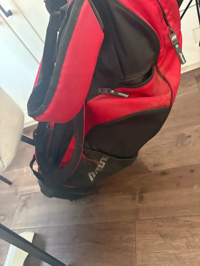 women’s left handed golf clubs and bag  in Golf in Guelph - Image 3