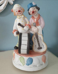 Vintage Price 1978 Clowns musical ceramic figurine music box