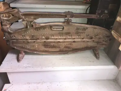 PARKER PICKERS - The tool and machinery collectors will drool over this stunning complete cast iron...