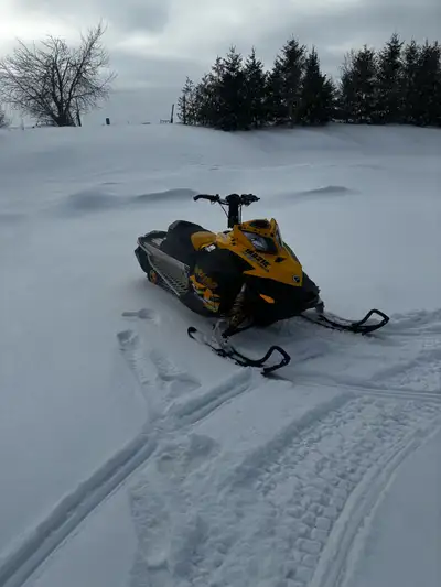Mxz600etec adrenaline good condition new top end 2500km ago sled has 5-8 inch adjustable Powermadd r...