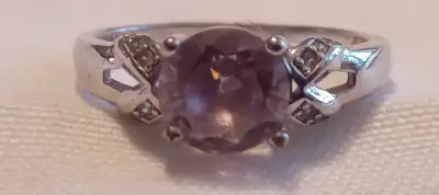 A NICE VINTAGE LARGE SIZE 10 - 925 STERLING SILVER RING WITH PINK DIAMOND CUT CRYSTAL GLASS IT IS IN...