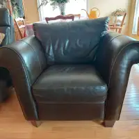 LIVING ROOM CHAIR