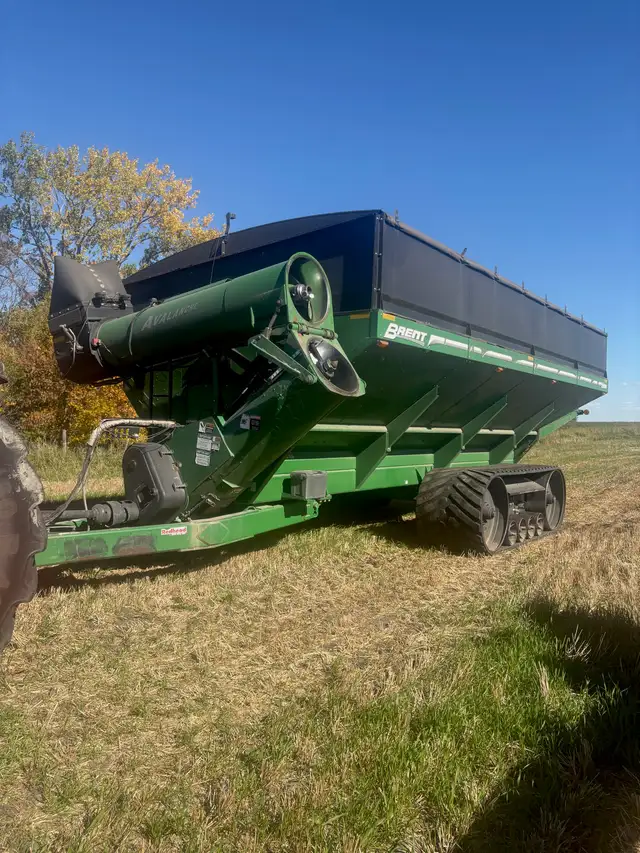 2096 Brent grain cart in Farming Equipment in Brandon - Image 2