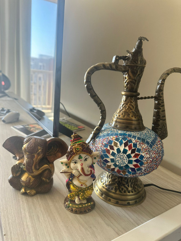 Turkish Lamp and Elephant Antique for sale dans Décoration intérieure et accessoires  à Ville de Montréal