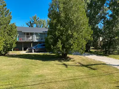 2 story. Open concept kitchen, living and dining area. Sauna. Close to beach and hiking and biking t...