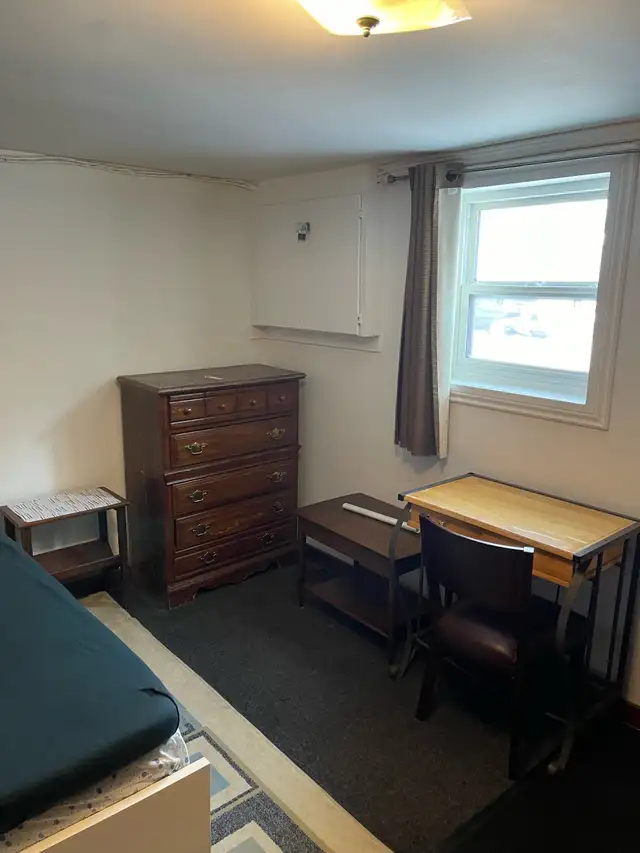 Room For Rent in Newmarket Close to Southlake Hospital