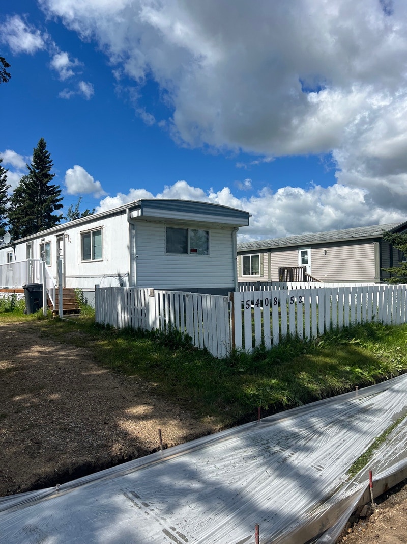Mobile home for rent in Clyde 6 mts from Westlock Long Term Rentals