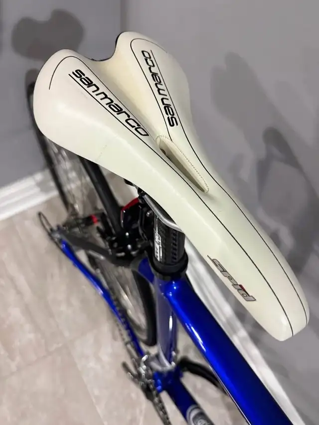 Jamis Ventura Road Bike with Shimano 105 [Size Medium 54CM] in Road in Mississauga / Peel Region - Image 11