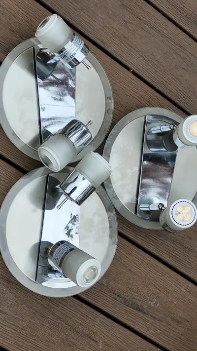 3 Plafonniers - 3 Ceiling Lamps, View more