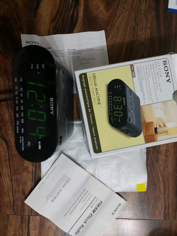 AM/FM Clock Radio in General Electronics in Winnipeg