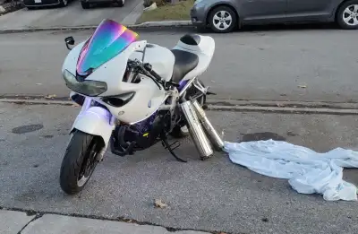 Up for sale is my 2000 Suzuki TL1000S. These are super rare and you can't really find one in this co...