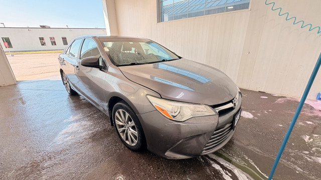 2016 Toyota Camry XLE V6 – Clean, Loaded, in Cars & Trucks in Ottawa - Image 2