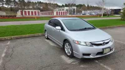 I am selling a 2011 honda civic. Great car, great on gas. No issues. No accidents. Comes with felt m...