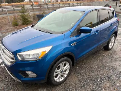Ford escape 2017 mention reconstruit, sais un 2 l ,169000km , caméra de reculon , attache remorque ,...